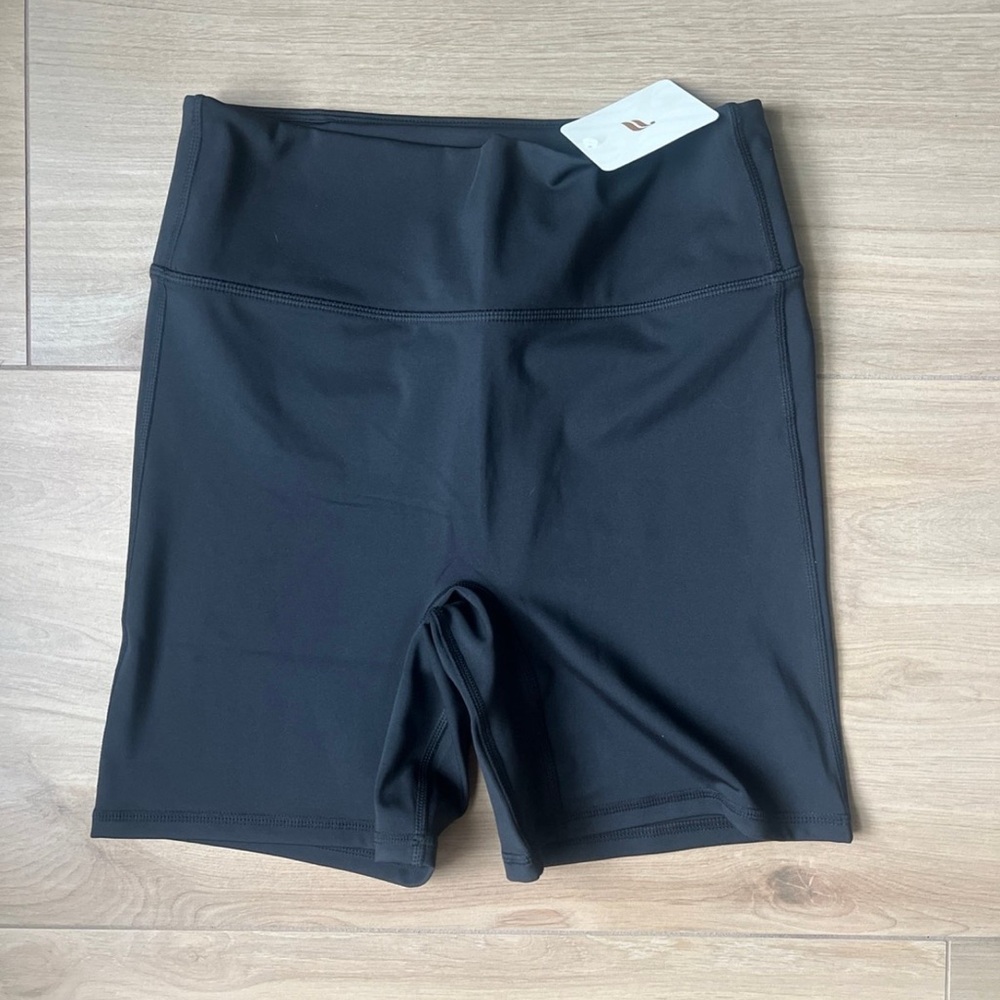 NWT Fabletics Anywhere High Wasted Shorts